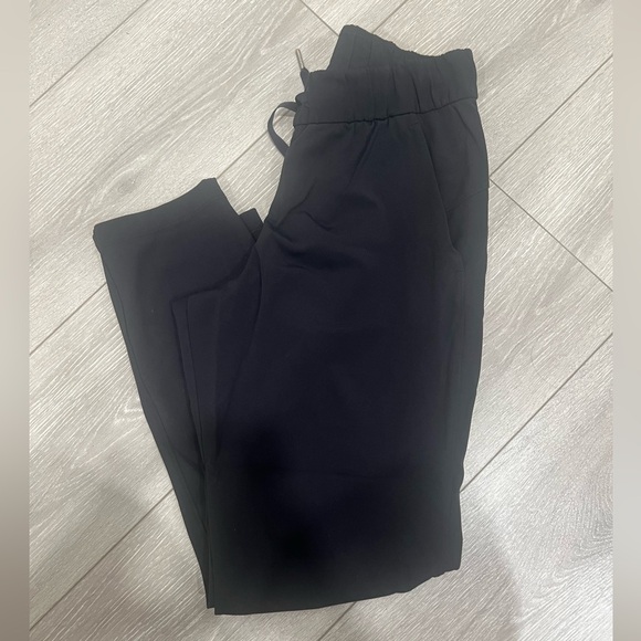 Lululemon 7/8 drawstring pants - Picture 1 of 3